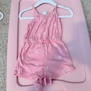Old Navy Light Pink Daisy Kids Romper 6-12m